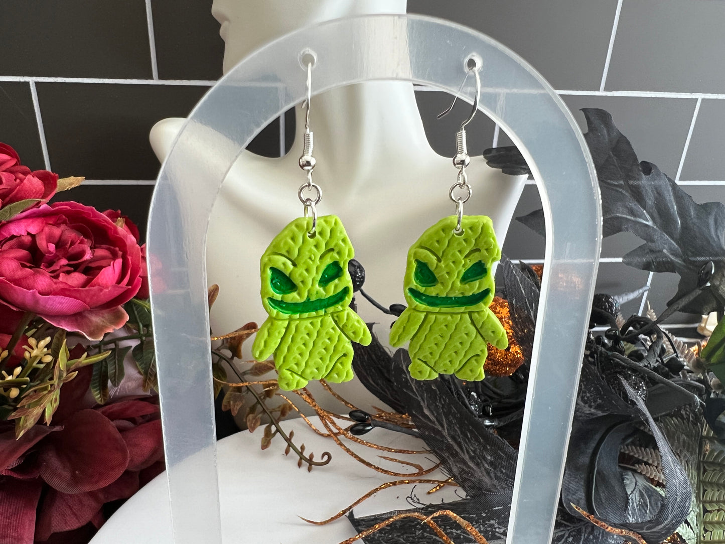 Oogie - Spooky Hook Earring