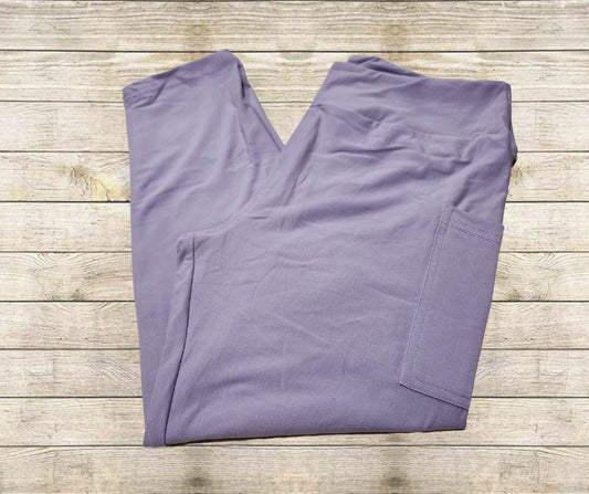 Solid Lavender Capri Leggings w/ Pockets