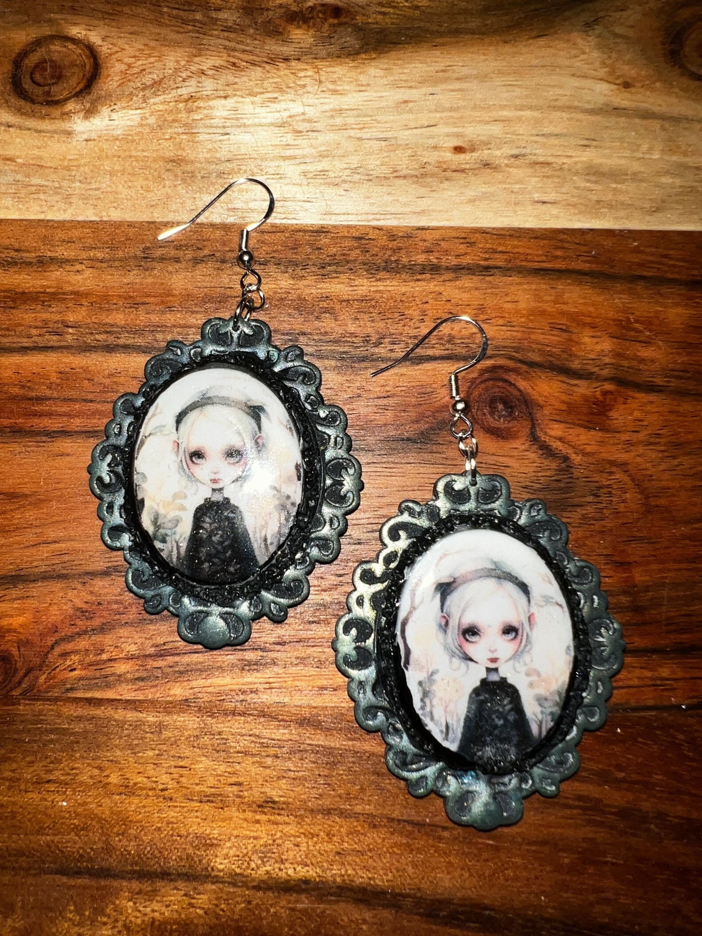 Cordelia Cameo- Hook Earring