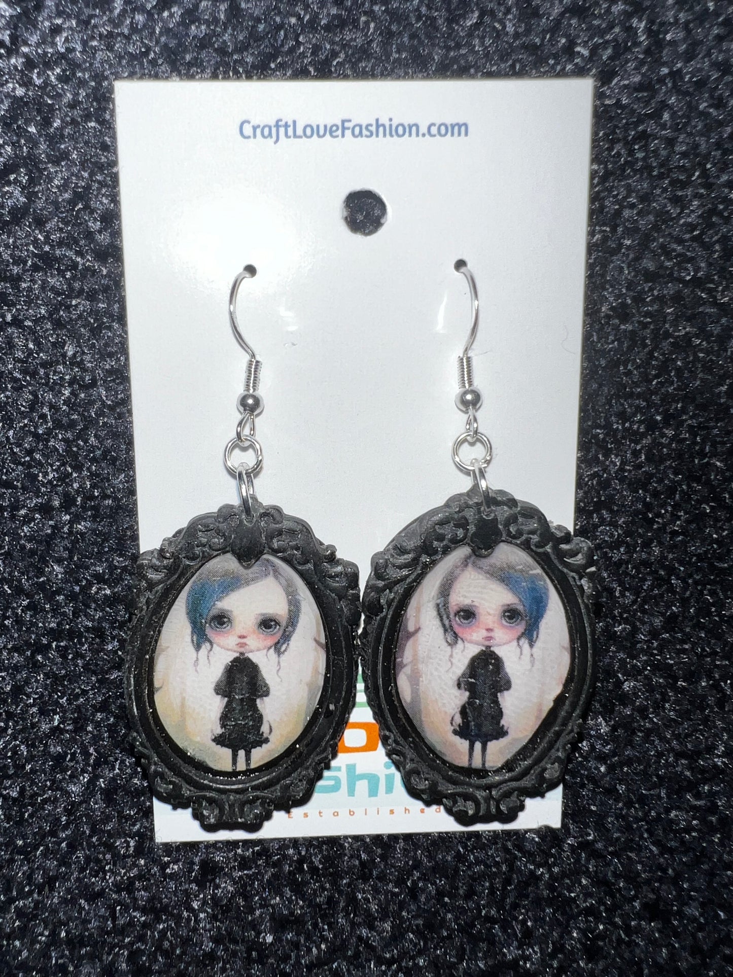 Grisel Cameo- Hook Earring