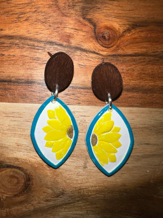 Dainty Sunflower- Stud Earring