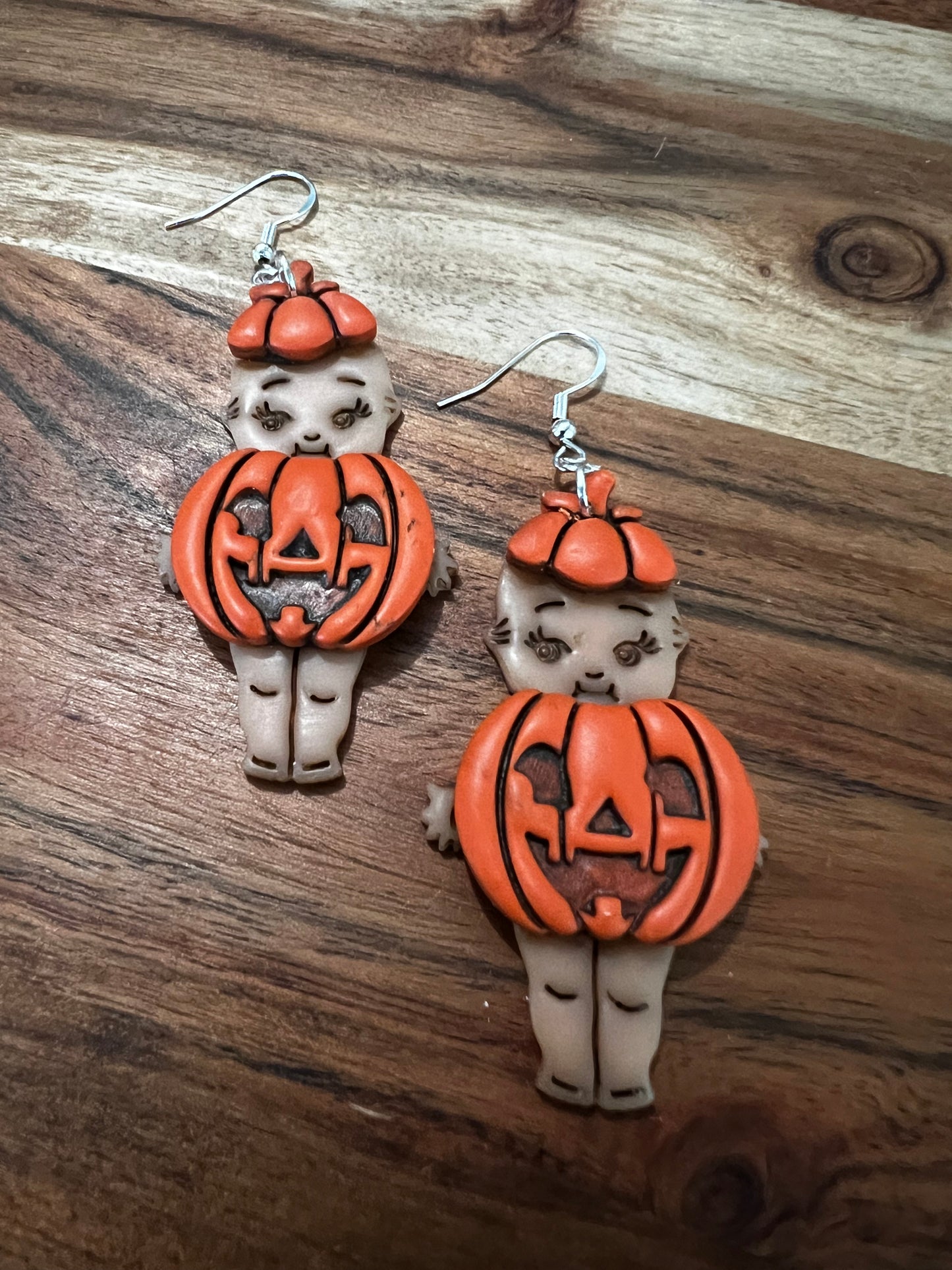 Cutie Pumpkin- Hook Earring