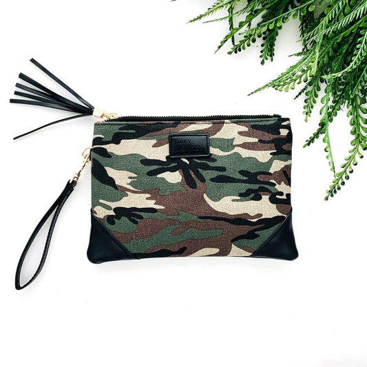 Corner Detail Wristlet- Camouflage Print